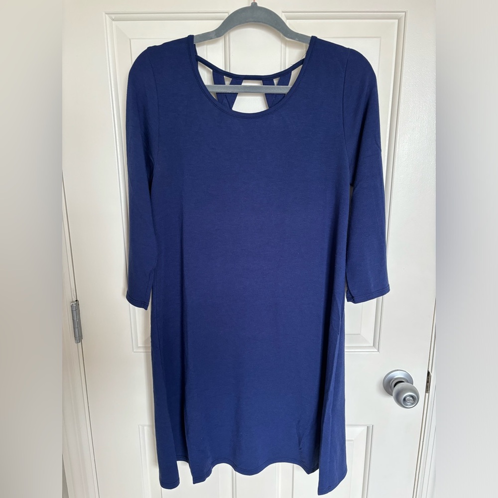 Francesca’s Collections Knit Dress with Back Cutout Size Medium